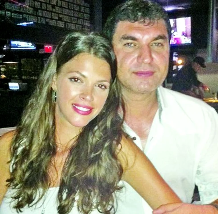 
    Alina şi Cristi Borcea s-au căsătorit în 2011, iar un an mai târziu au devenit părinţii unui băieţel  