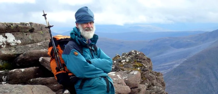 În cinstea lui Janet, el strânge bani pentru organizaţiile caritabile Alzheimer Scotland şi Royal Osteoporosis Society. Foto twitter Royal Osteoporosis Society