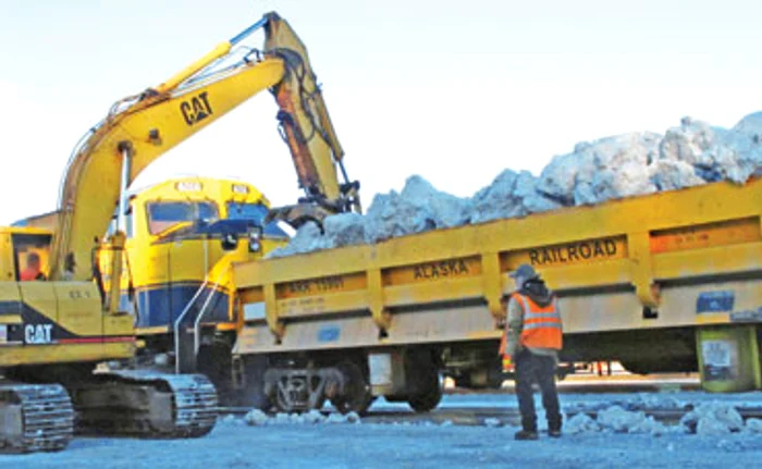 
    Trenul a fost încărcat în Fairbanks şi la ora locală 08:00 a ajuns în AnchorageFoto: AP  