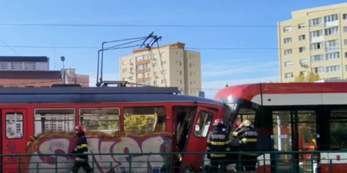 un tramvai a plecat singur din depou si a intrat in alt tramvai foto renasterea banateana png