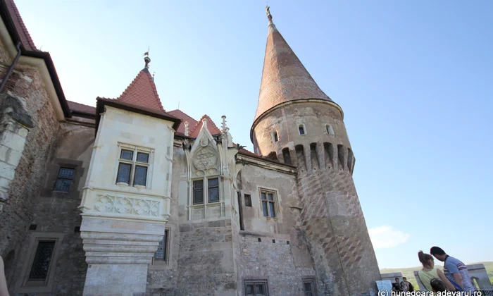 Castelul Corvinilor Foto Daniel Guță (4) JPG