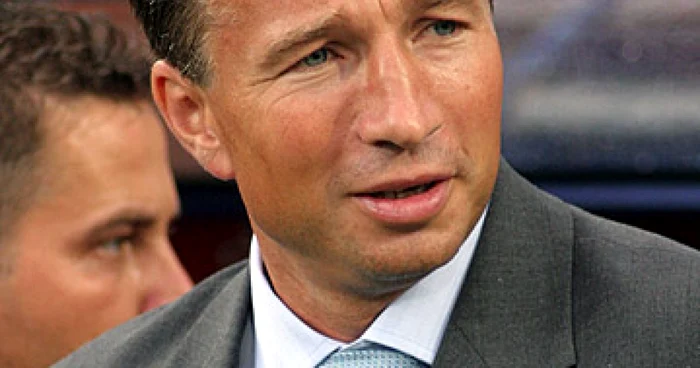 FOTBAL Dan Petrescu: "Plec din România!"