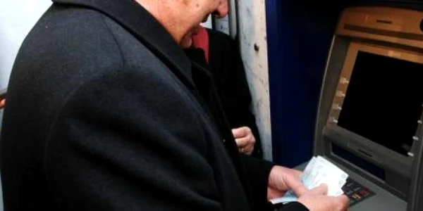 cele mai avantajoase carduri pentru pensionari