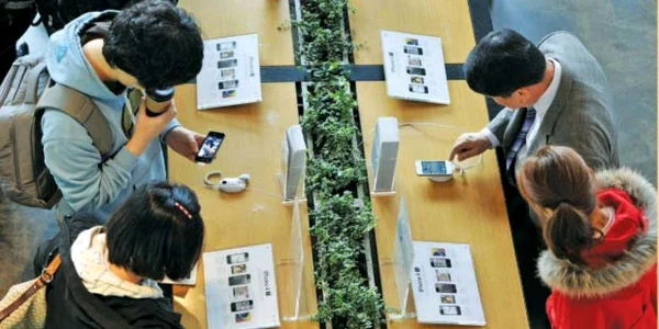 Utilizatorii de iPhone ar renunţa mai degrabă la un cont de economii decât la modelul de telefon