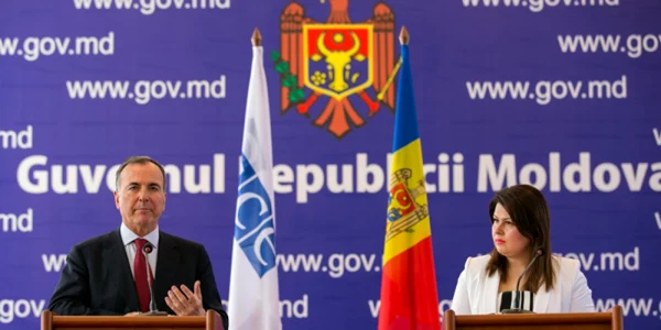 Franco Frattini şi Cristina Lesnic foto IPN