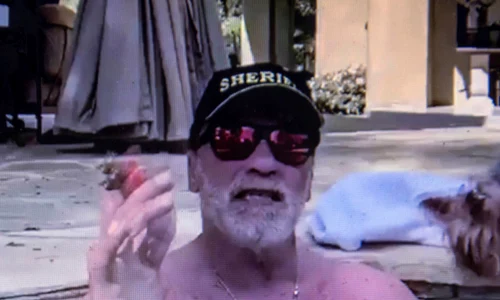 5 arnold schwarzenegger in jacuzzi 5 jpg jpeg