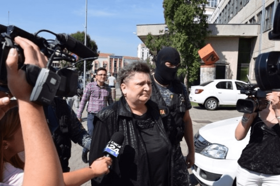 Milionul de euro furat de la CEC, pierdut pe vecie. Fapta s-a prescris. Hoața spune c-a dat banii clienților la biserici și la săraci