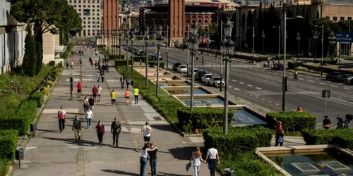 Spaniolii au ieşit pe străzi şi pot face sport după 49 de zile de izolare FOTO Guliver / Getty Images