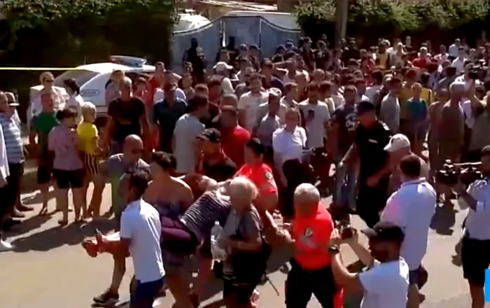 
    Familia Meceşanu, împetrită de durerefoto: captură Antena 3  