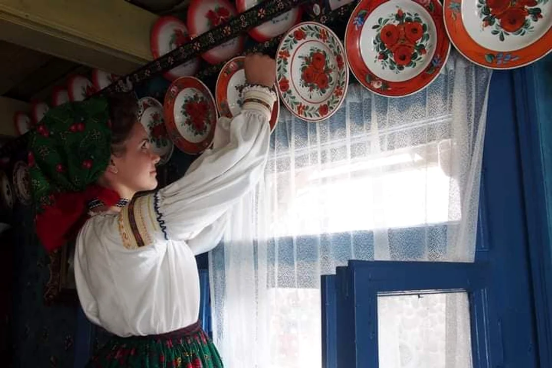 Femeile fac ultimele pregătiri pentru sărbători   FOTO Felician Săteanu