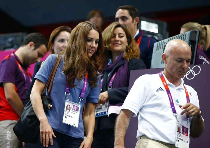 Ducesa de Cambridge a avut emoţii mari la meciul de handbal feminin dintre Marea Britanie şi Croaţia. (Foto: Reuters)
