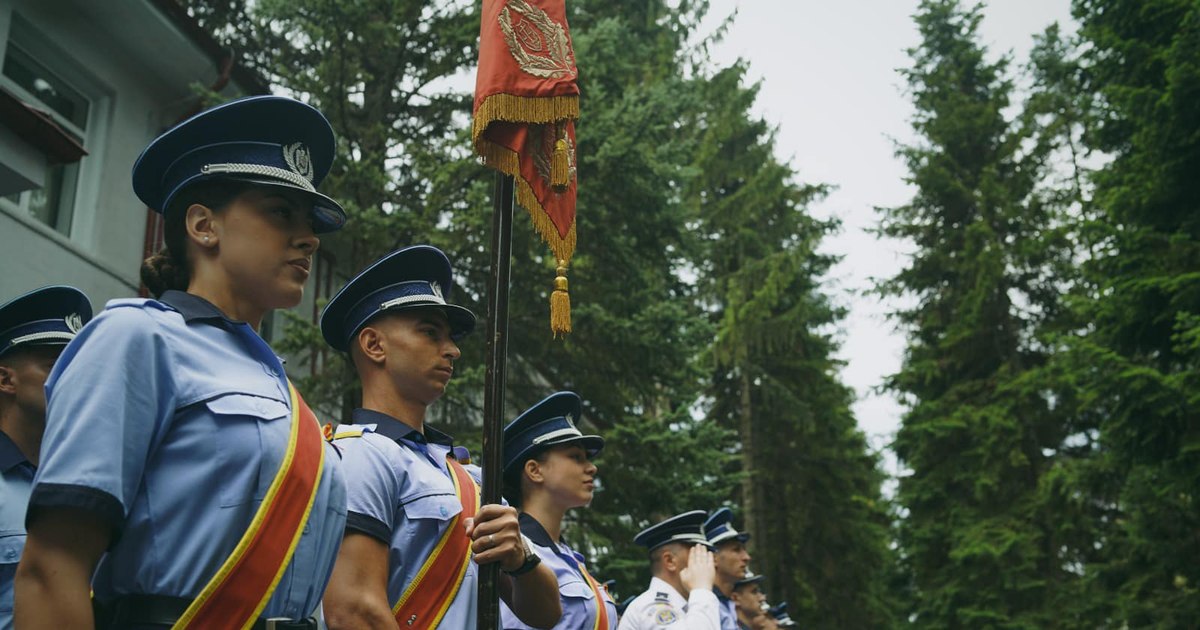 De ce nu vor tinerii să devină polițiști, jandarmi sau pompieri. “Au scăzut drastic condițiile care să-i motiveze”