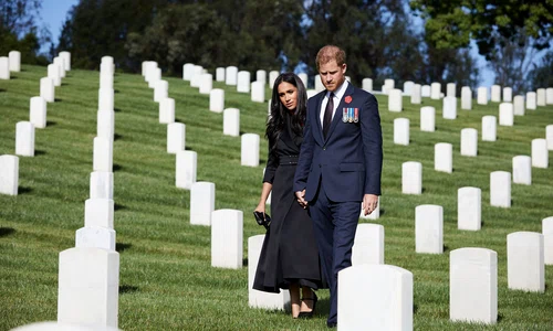 Meghan și Harry au depus flori culese din propria grădină jpeg