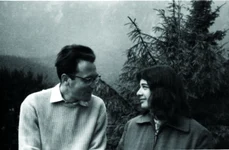 Petre Alexandrescu şi Maria Alexandrescu Vianu, pe terasă, la Zamora, în iulie 1960