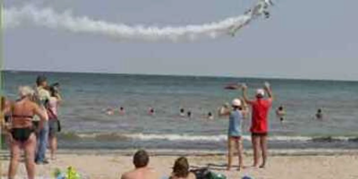 Constanta: Piloţii acrobaţi au făcut show la Mangalia
