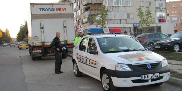 Poliţiştii au instalat filtre la toate ieşirile din oraş