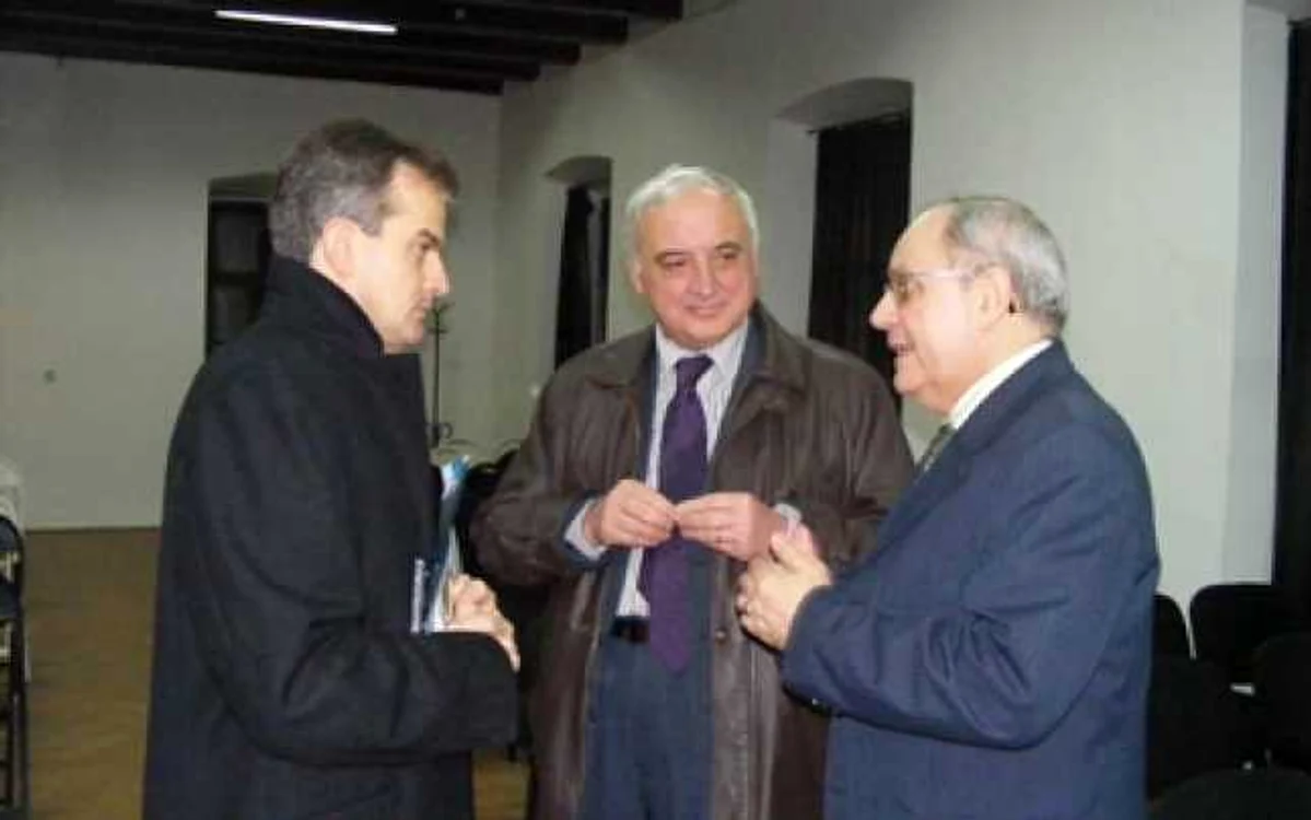 Ioan Piso (centru) la o conferinţă internaţională de la Universitatea de Artă şi Design din Cluj
