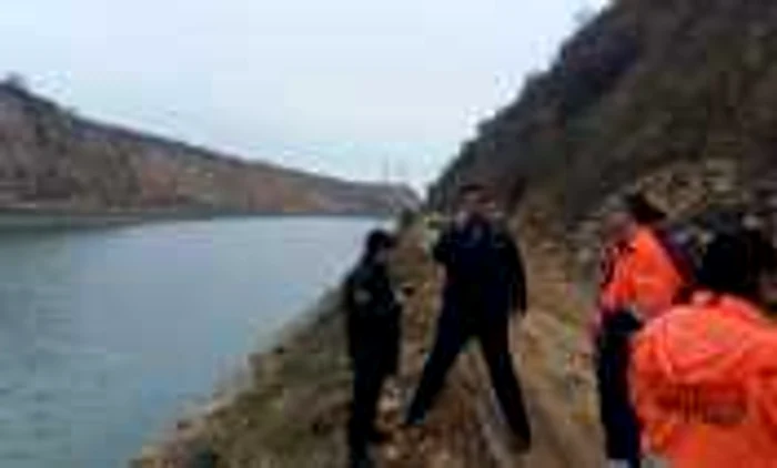 Buldoexcavator căzut în Canalul Dunăre-Marea Neagră Foto ISU Dobrogea
