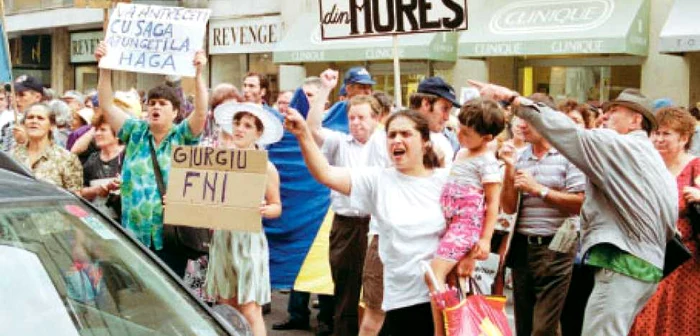 Investitori FNI din toată ţara au organizat degeaba proteste