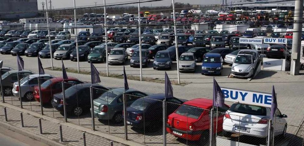 Bătaie pe mașinile la mâna a doua. Majoritatea românilor au mașini mai vechi de 11 ani