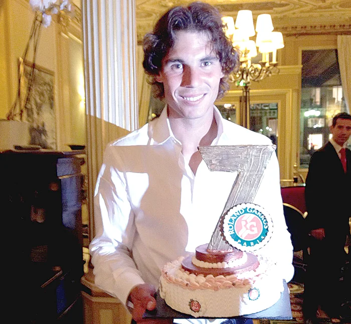 Tortul primit din partea  familiei pentru  victoria de la Paris