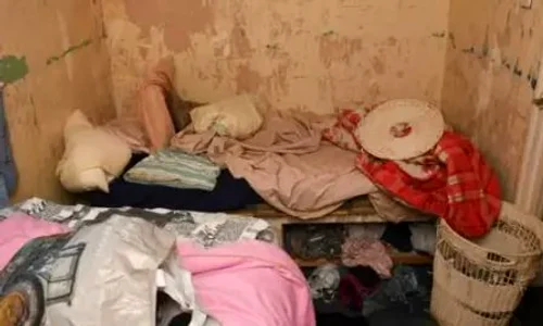 femeie tinuta sclava foto x jfif