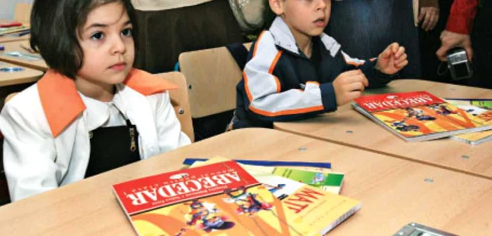 În manualul de citire pentru clasa I, numărul 10 este prezentat ca cifră