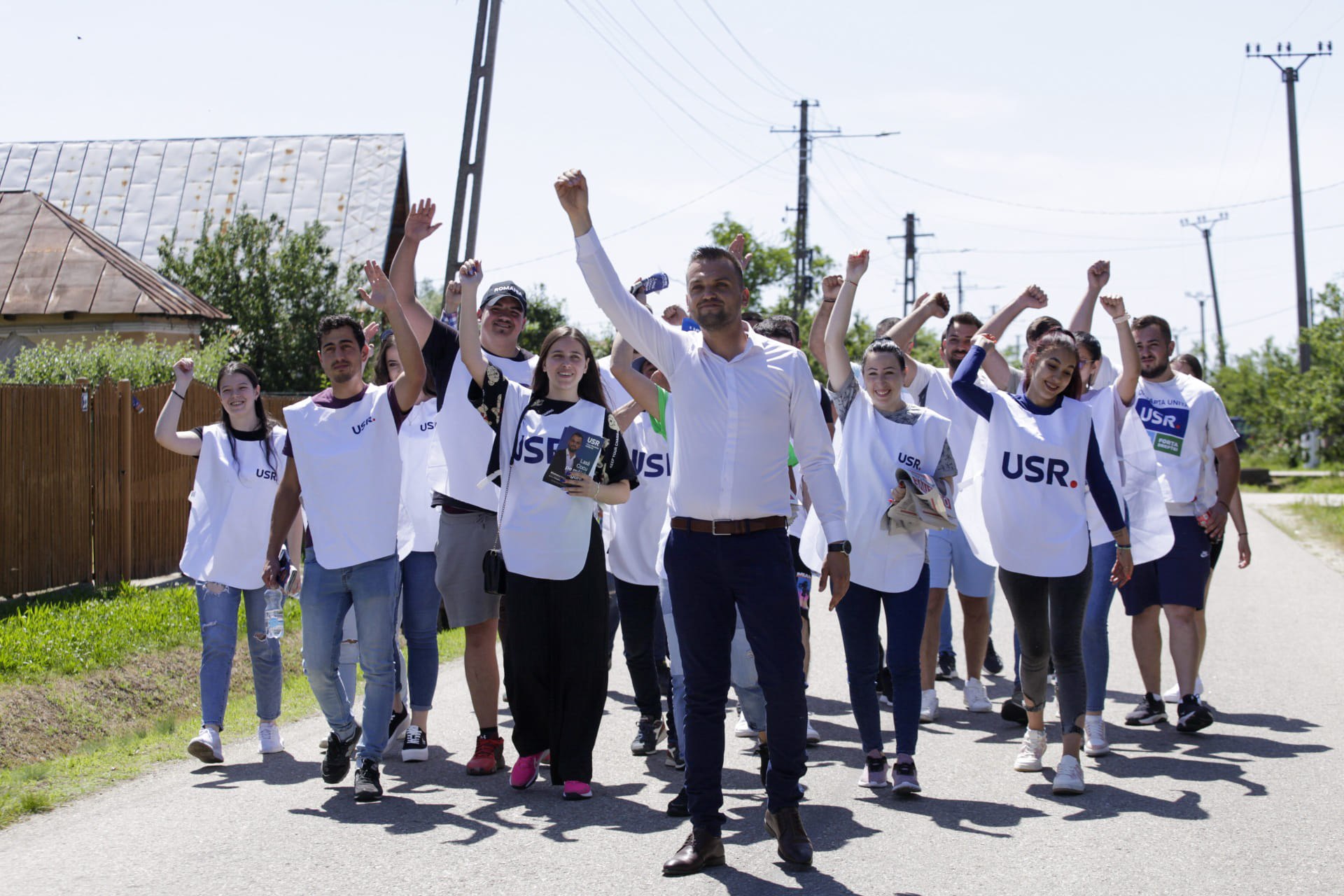 Rezultate alegeri locale 2024. Un tânăr de 29 de ani, ales primar într-o comună condusă 24 de ani de un primar PSD: „Tinerii au învins” Rezultate alegeri locale 2024. Un tânăr de 29 de ani, ales primar într-o comună condusă 24 de ani de un primar PSD: „Tinerii au învins”