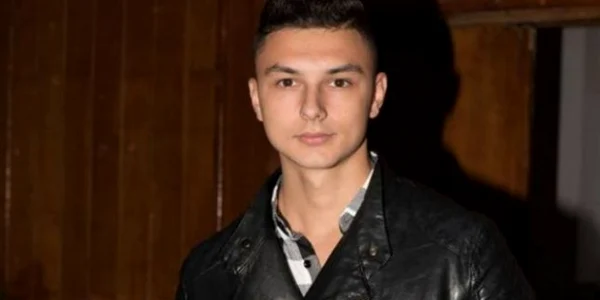 Tânărul de 19 ani a murit încercând să îşi salveze cel mai bun prieten