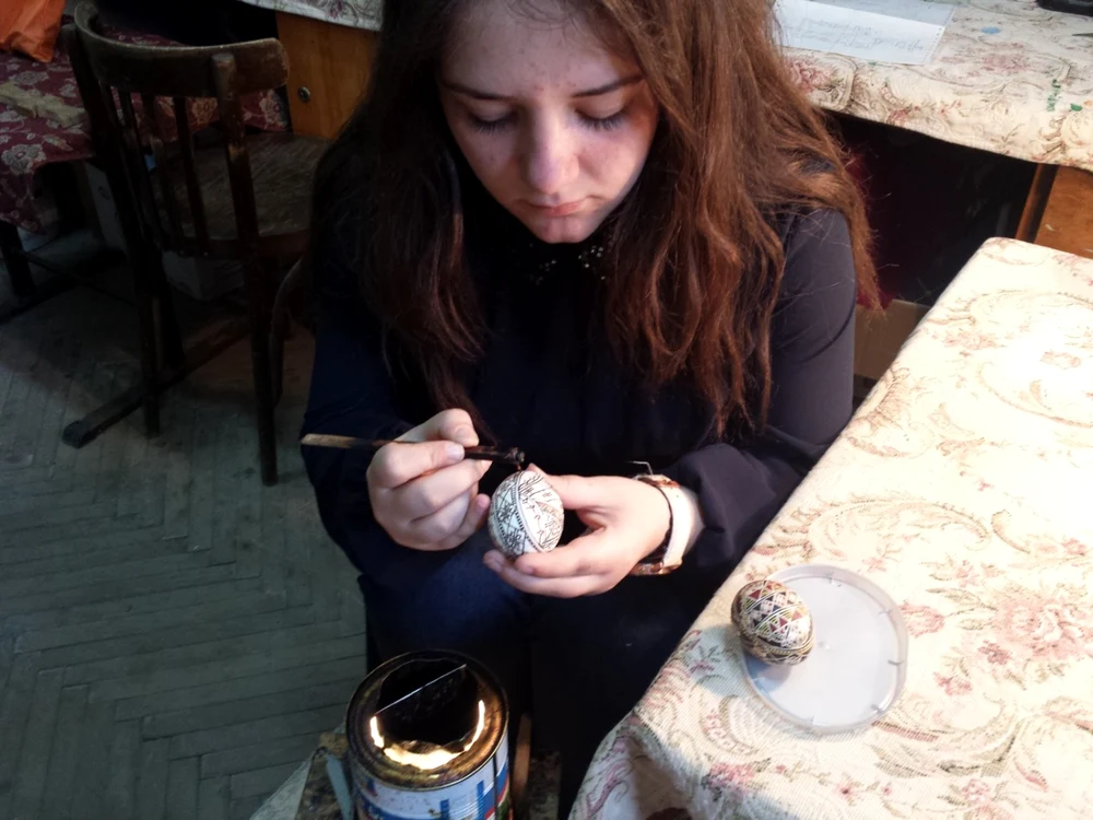 Elena Cordun petrece timpul liber în atelier sau la cursuri de teatru