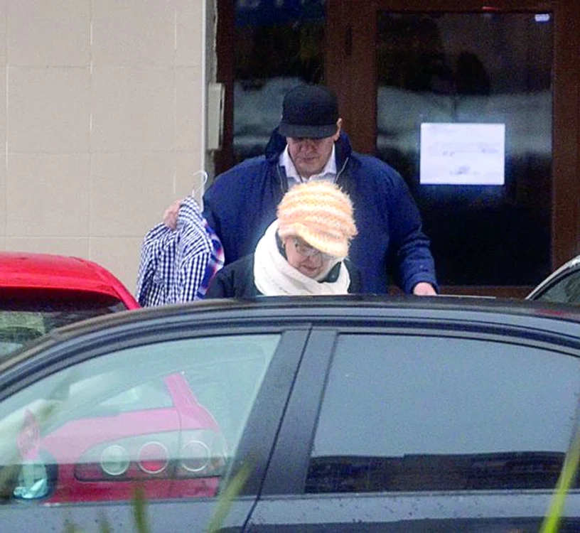 Părinţii lui Alex Velea şi-au vizitat nepoţelul 