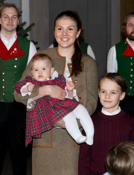 Prințesa Estelle și Prințesa Ines ale Suediei