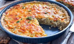 Tarta cu ciuperci si pui  Sursa foto shutterstock 1239723775 jpg