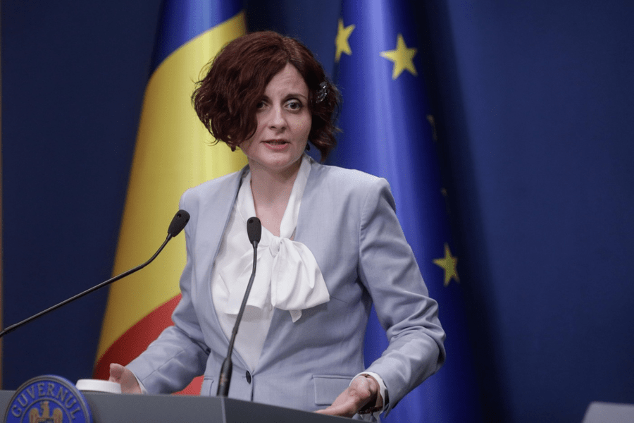 Zeci de mii de apeluri la 119 - numărul unic pentru copii abuzați