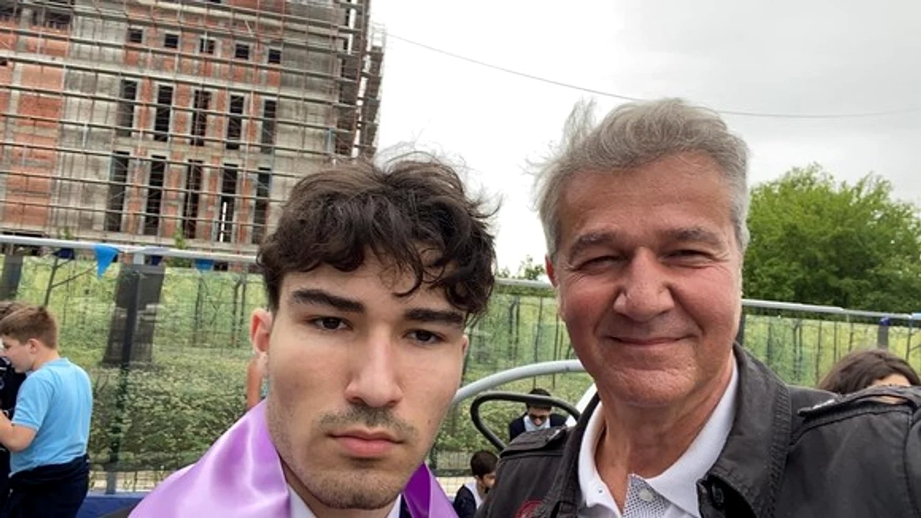 
    Alessia Năstase, îmbrățișată de mama ei, extrem de mândrăfoto: Instagram  
