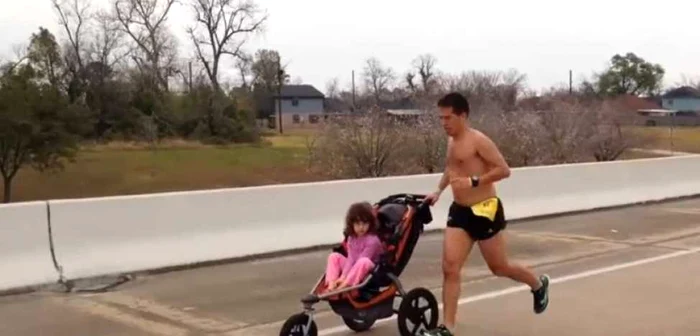 Bărbatul a alergat 41 de kilometri în trei ore Captură YouTube
