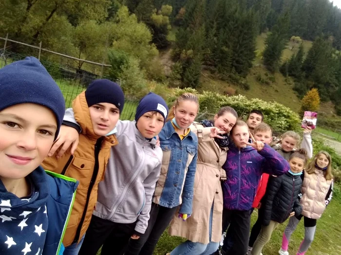 Ana-Maria organizează ieșiri în natură alături de elevii săi FOTO arhiva personală