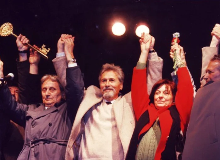 În 1996, Emil Constantinescu a fost ales președintele României, de 54,41% din cei care au votat