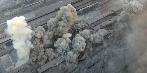 Oţelărie din mariupol bombardată 