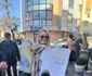 Andreea Esca şi echipa A-List împart flori de 8 martie / foto: Click!