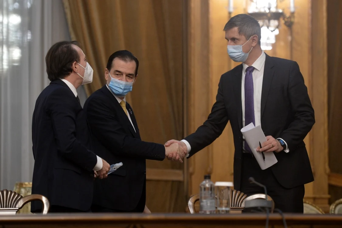 Liderii PNL şi USR-PLUS vor trebuie să se înţeleagă, cu toate că se atacă frecvent, dacă vor să rămână la putere până în 2024. FOTO Mediafax / Alexandru Dobre