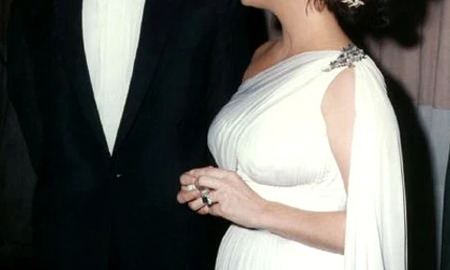 taylor120108 468x561 jpeg