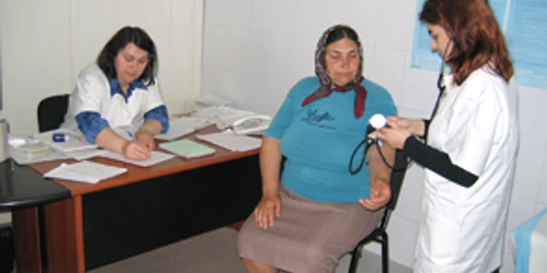 Bacău: Gripa porcină le dă de furcă medicilor băcăuani