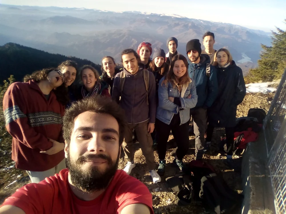 Parcul Naţional Cozia promovat de voluntari străini veniţi în România prin proiectul pe fonduri europene VolGreen Foto Mihai Rogojinaru