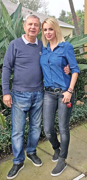 Tatăl lui Catrinel  Sandu a suferit,  în urmă cu două  luni, un atac  vascular cerebral.  El se află internat la  Spitalul Colentina 