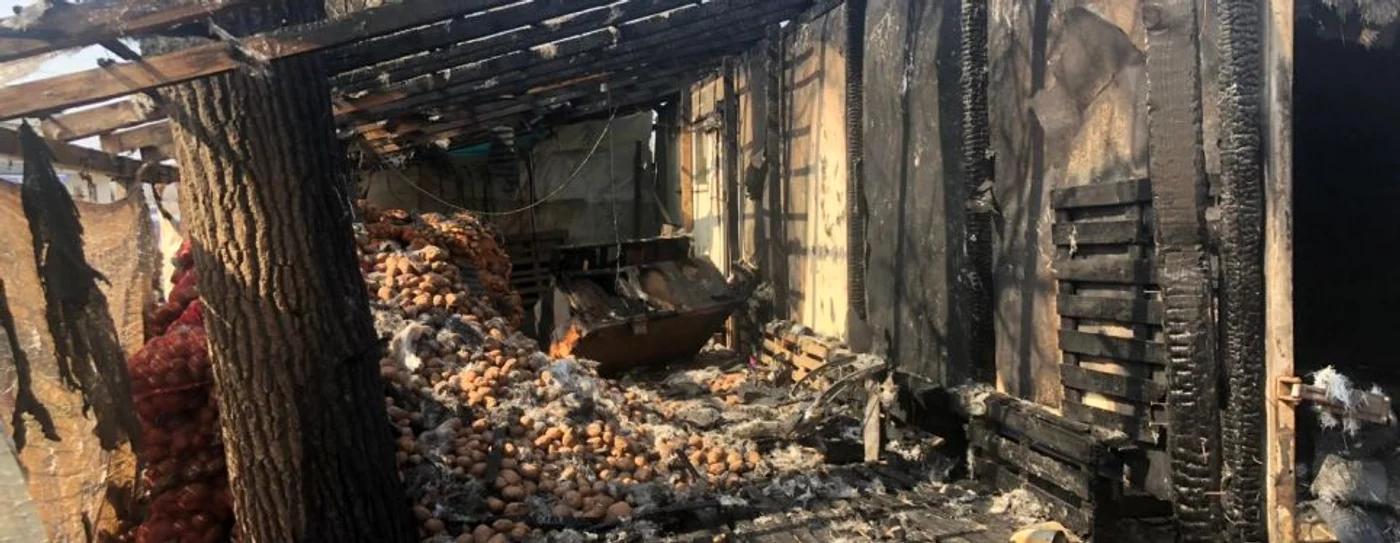 Urmele incendiului provocat de interlopi la Tecuci FOTO Sandu Oprea