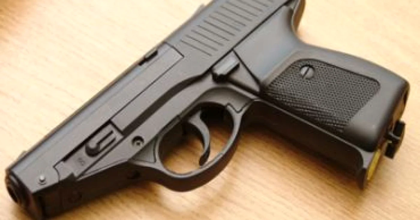 Bucureşti: Un şofer a fost lovit cu un pistol de un alt conducător auto