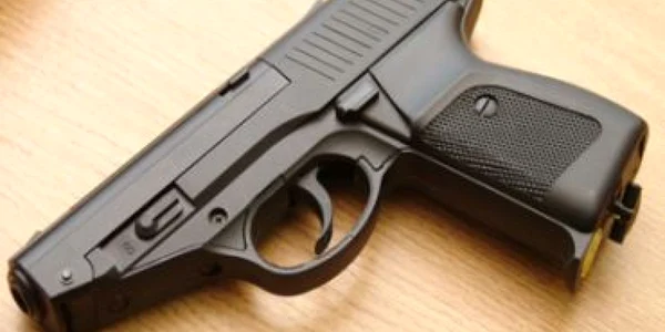 Bucureşti: Un şofer a fost lovit cu un pistol de un alt conducător auto