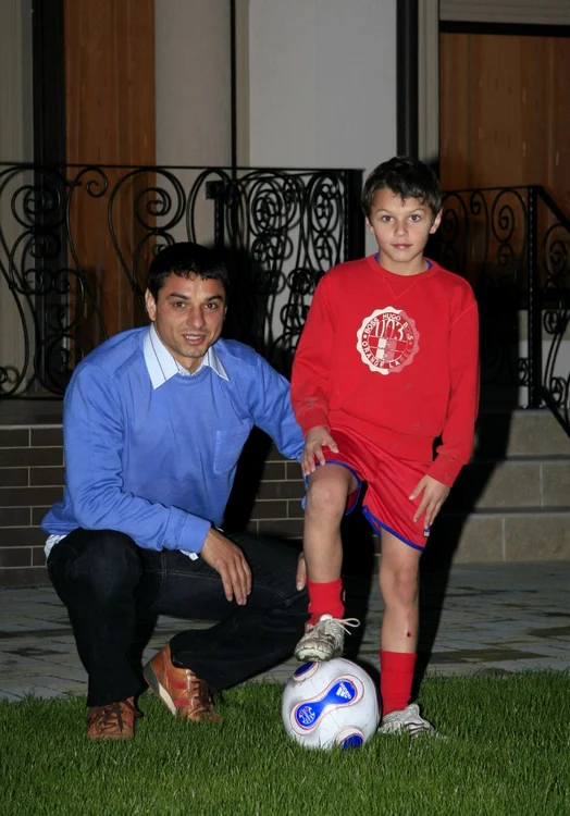 Ionel Ganea si fiul său, George Ganea, în 2007, când mezinul avea doar 8 ani