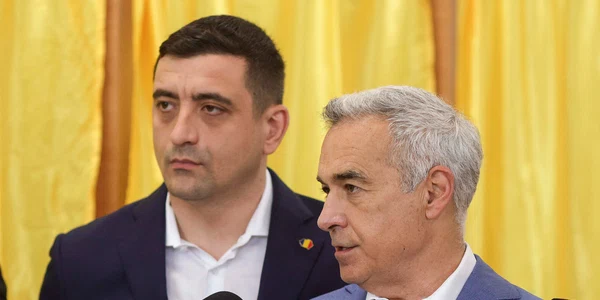 George Simion și Calin Georgescu votează în Mogoșoaia, Ilfov. FOTO Inquam Photos / Octav Ganea